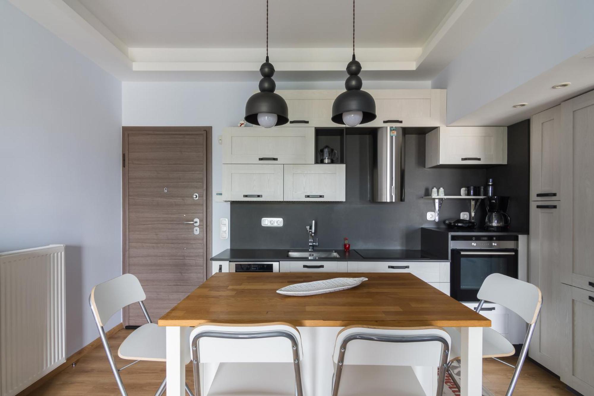 Apartment Stratum By Lobbysquare *